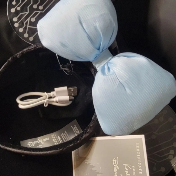 NEW Disney Parks Light-up Designer Karlie Kloss Ears Headband Limited Release LR - Picture 12 of 15
